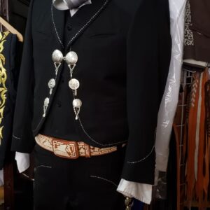 Traje de charro sencillo con despunte