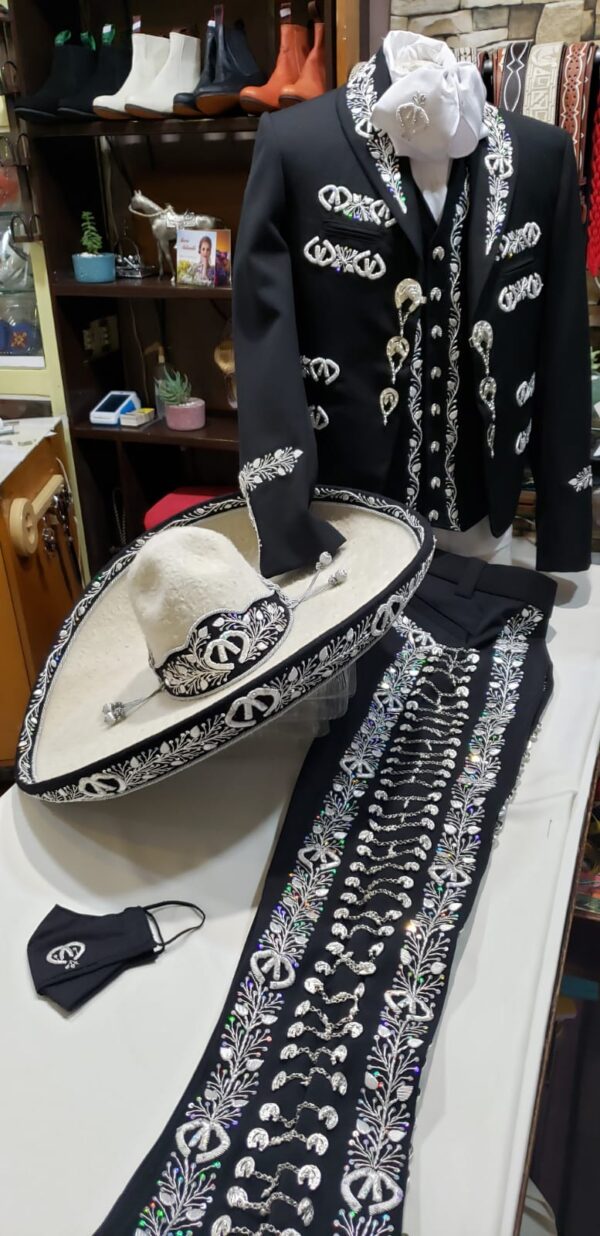 Traje de gala para charro bordado en canutillo